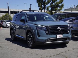 New 2026 Nissan Pathfinder Platinum video 2