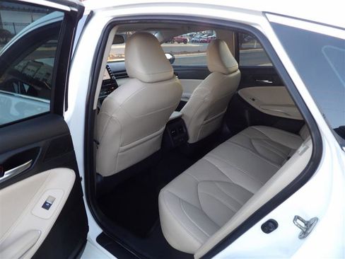 Used 2021 Toyota Avalon XLE w/ Moonroof Package image 21