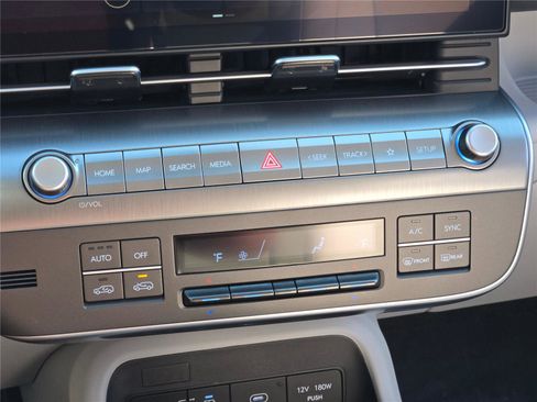 Used 2025 Hyundai Kona SEL image 30