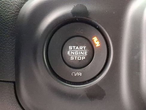 Used 2021 Jeep Wrangler Unlimited Sahara image 24