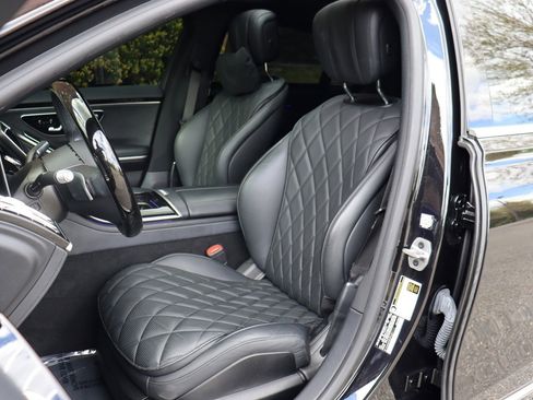 Used 2023 Mercedes-Benz S 580e 4MATIC Sedan w/ Warmth & Comfort Package image 12
