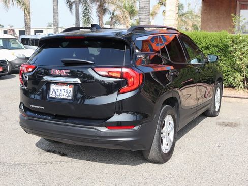 Used 2020 GMC Terrain SLE w/ Driver Convenience Package image 9