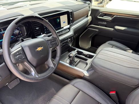 Used 2026 Chevrolet Silverado 1500 High Country w/ Technology Package AWD/4WD image 14