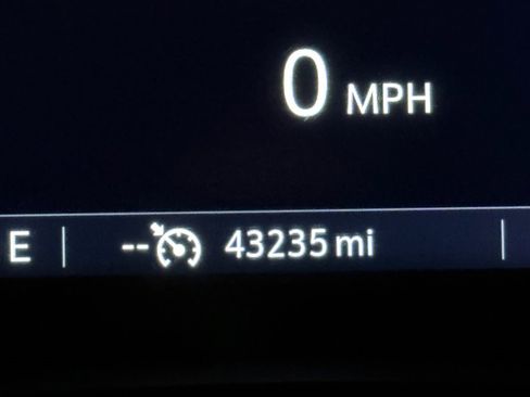 Used 2023 Buick Encore GX Preferred w/ Cold Weather Comfort Package image 33