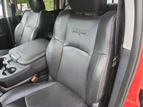 Used 2014 RAM 1500 Laramie image 32