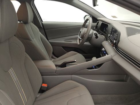 Used 2025 Hyundai Elantra Sport FWD image 21