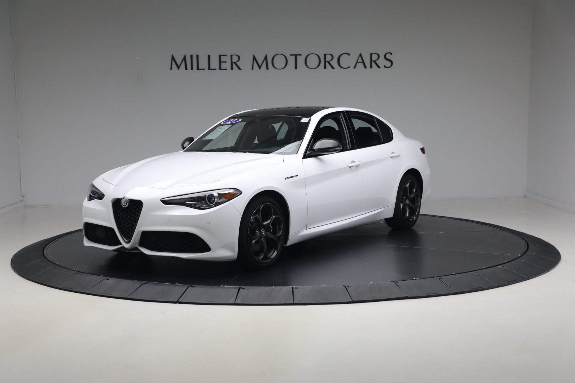 Used 2023 Alfa Romeo Giulia Estrema AWD/4WD image 1