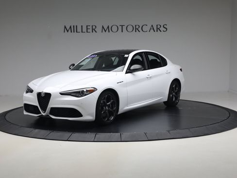 Used 2023 Alfa Romeo Giulia Estrema AWD/4WD image 1