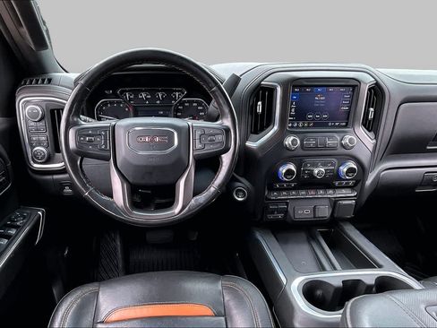 Used 2021 GMC Sierra 1500 AT4 w/ AT4 Premium Package AWD/4WD image 9