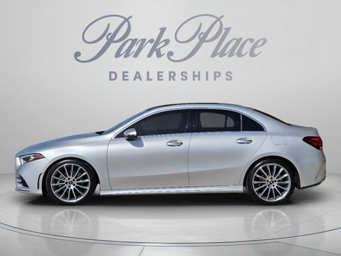 Used 2022 Mercedes-Benz A 220 image 2