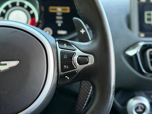 Used 2019 Aston Martin V8 Vantage Coupe RWD image 39