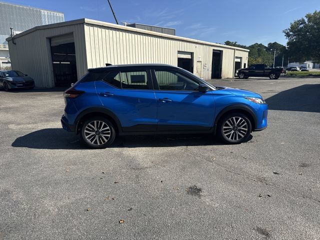 Used 2024 Nissan Kicks SV FWD image 4