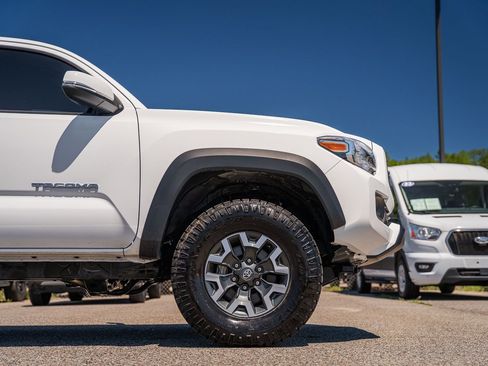 Used 2023 Toyota Tacoma TRD Off-Road AWD/4WD image 12