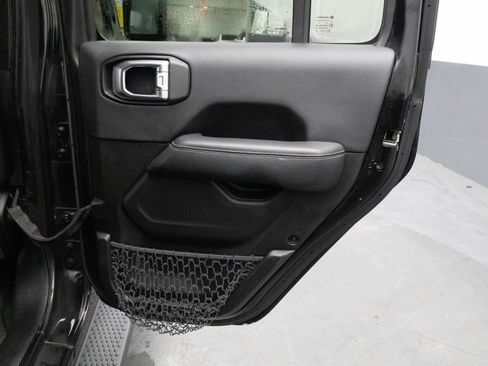 Used 2018 Jeep Wrangler Unlimited Sahara w/ Uconnect 4C Nav & Sound Group image 36