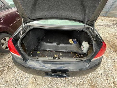 Used 2010 Chevrolet Impala LT FWD image 25