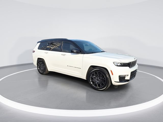 Used 2023 Jeep Grand Cherokee L Summit w/ Advanced Protech Group IV AWD/4WD image 2