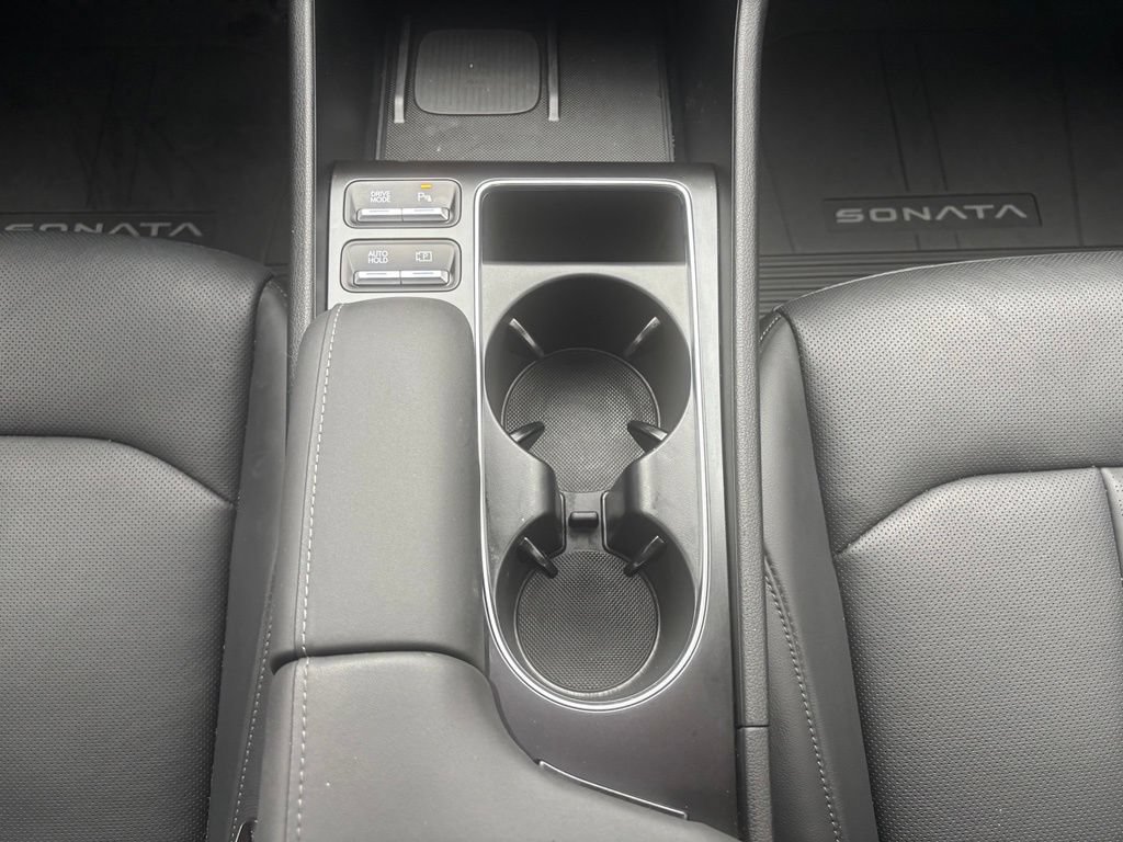 Used 2025 Hyundai Sonata Limited FWD image 26