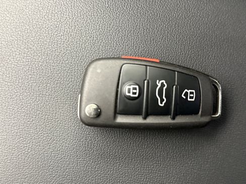 Used 2024 Audi Q3 2.0T Premium image 21