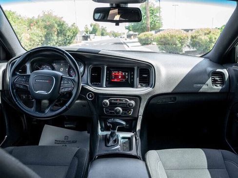 Used 2017 Dodge Charger SE w/ Blacktop Package RWD image 17