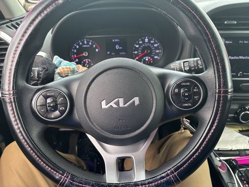 Used 2022 Kia Soul LX w/ Technology Package image 9