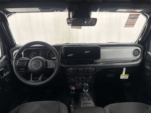 Used 2025 Jeep Gladiator Willys image 7