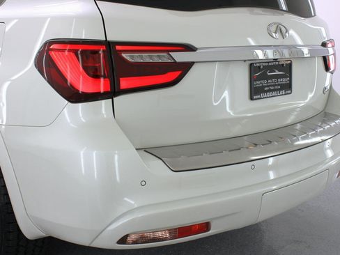 Used 2019 INFINITI QX80 Luxe w/ All-Season Package image 24