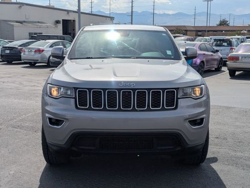 Used 2019 Jeep Grand Cherokee Laredo w/ Laredo X Package RWD image 10