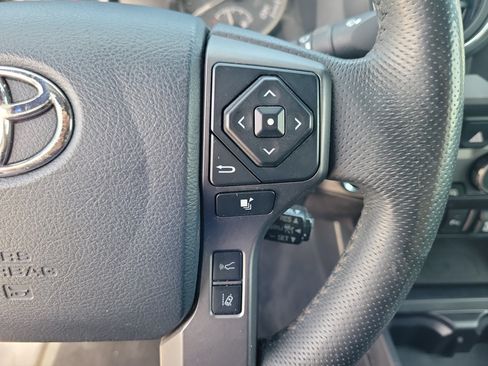 Used 2020 Toyota Tacoma TRD Sport w/ TRD Premium Sport Package AWD/4WD image 17