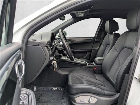 Used 2017 Porsche Macan AWD/4WD image 12