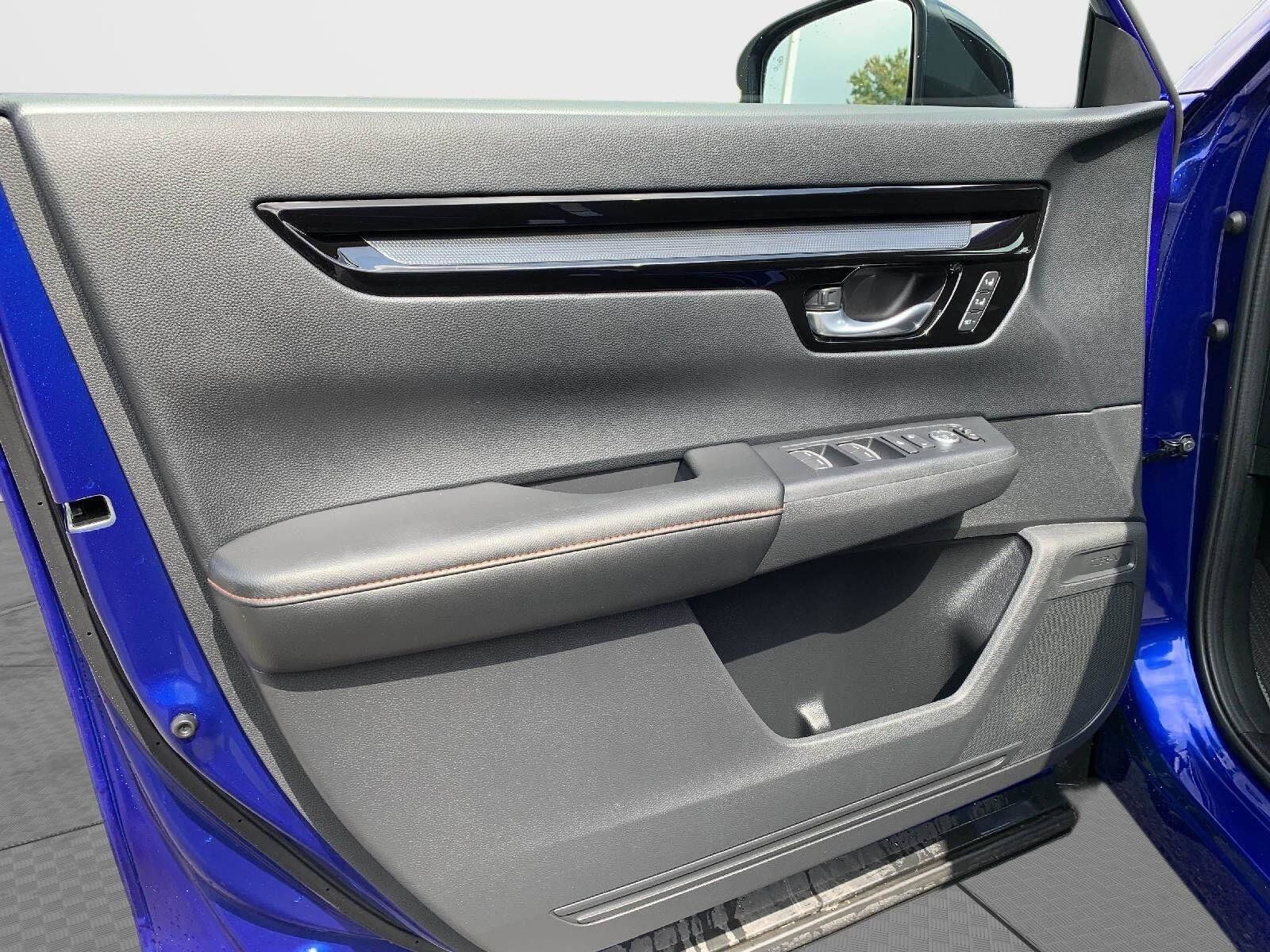 Certified 2025 Honda CR-V Sport Touring image 11