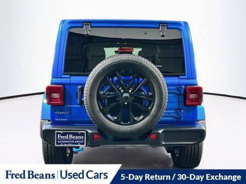 Used 2022 Jeep Wrangler Unlimited Sahara w/ Cold Weather Group AWD/4WD image 9