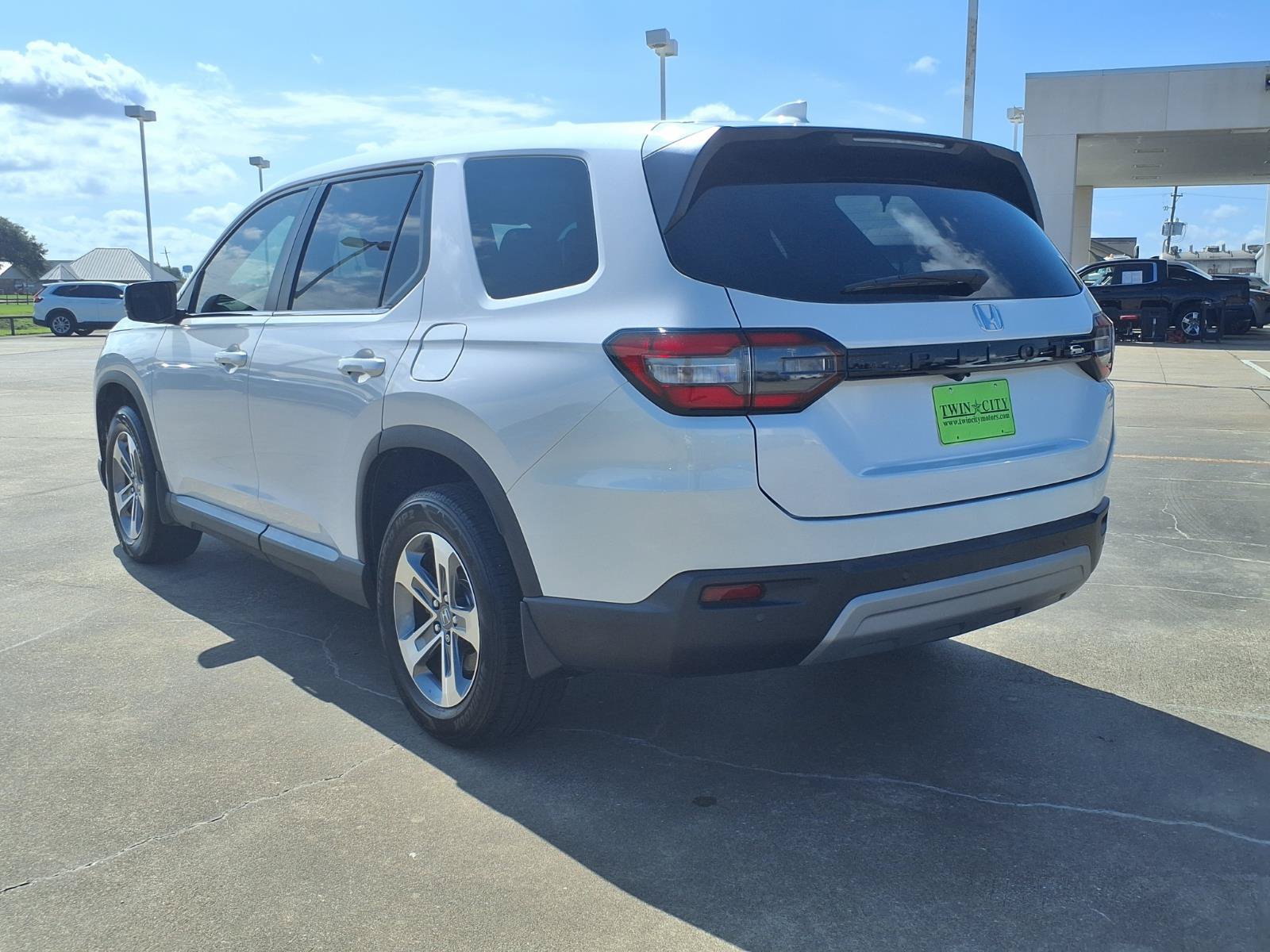 Certified 2024 Honda Pilot EX-L image 2