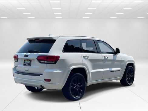 Used 2021 Jeep Grand Cherokee Laredo X AWD/4WD image 6