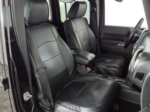 Used 2011 Jeep Wrangler Unlimited Sport image 30