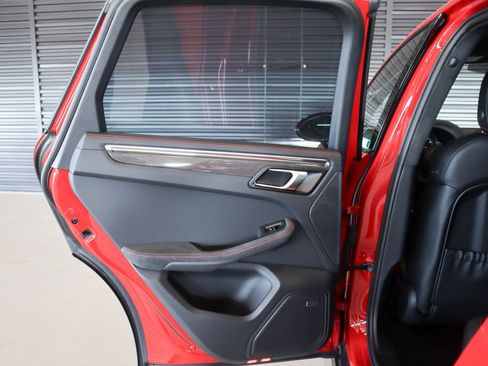 Used 2026 Porsche Macan GTS image 24