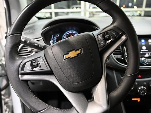 Used 2022 Chevrolet Trax LT w/ Driver Confidence Package image 20