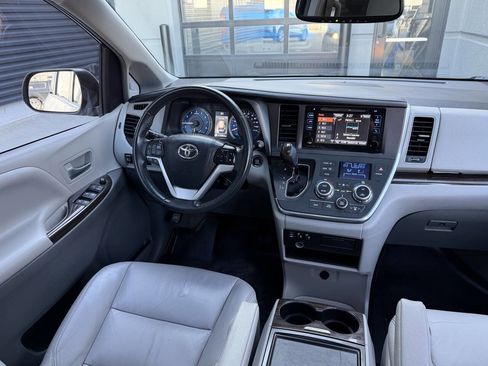 Used 2016 Toyota Sienna image 22