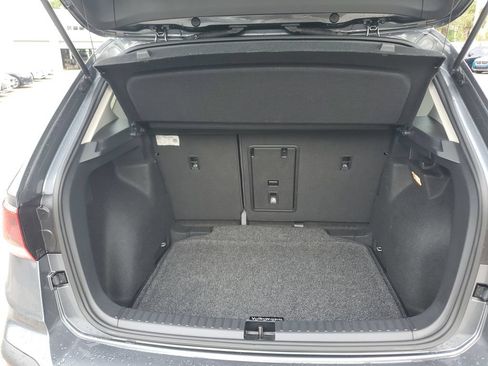 Certified 2023 Volkswagen Taos SE FWD image 15