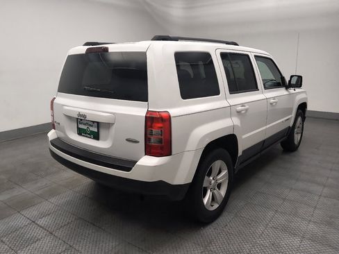 Used 2014 Jeep Patriot Latitude AWD/4WD image 9