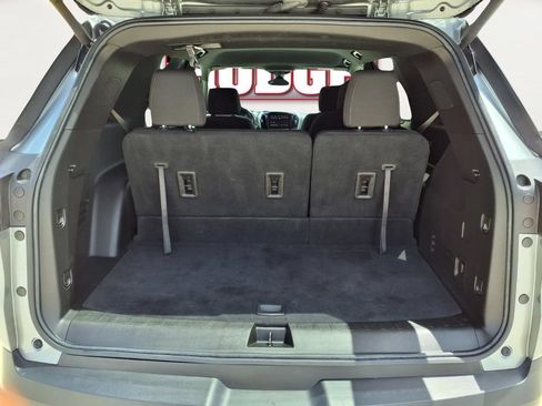 Used 2023 Chevrolet Traverse LT AWD/4WD image 24