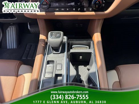 Used 2026 Nissan Pathfinder Platinum w/ Cargo Package FWD image 25