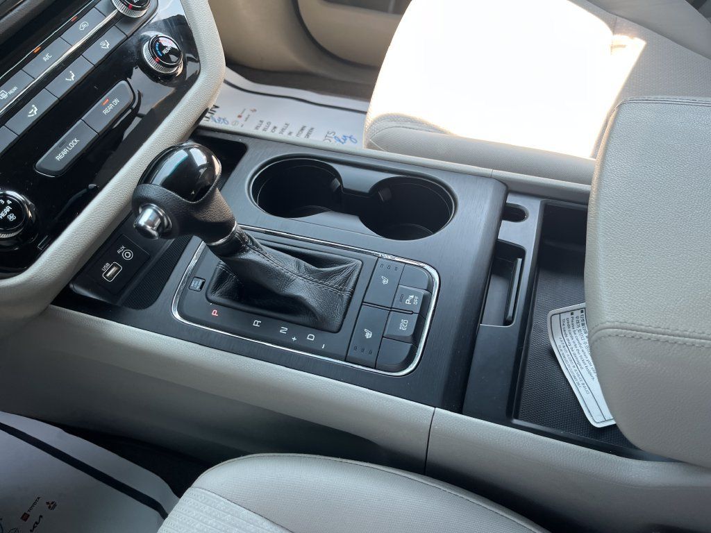 Used 2016 Kia Sedona LX w/ LX Convenience Package FWD image 20