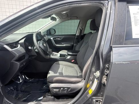 Used 2020 Toyota RAV4 XLE FWD image 3