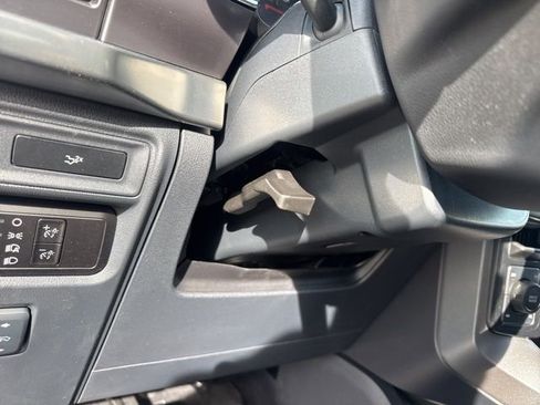 Used 2023 Ford F150 Lariat AWD/4WD image 24