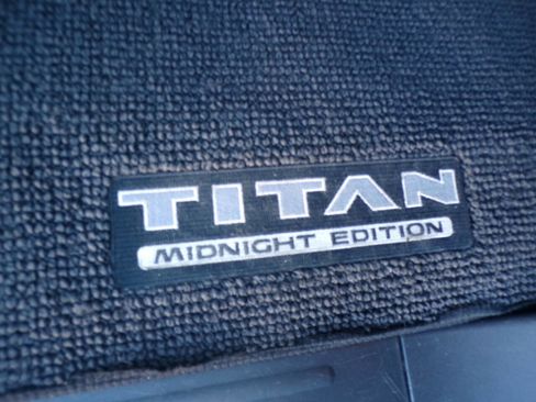 Used 2018 Nissan Titan SL w/ Midnight Edition image 9