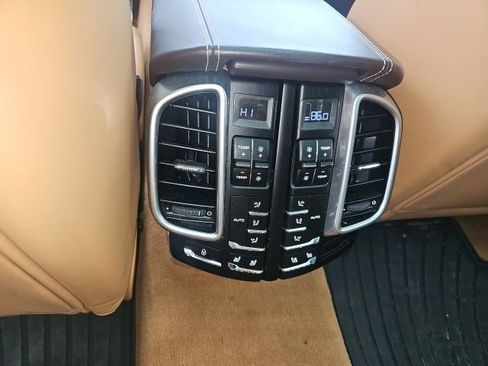 Used 2016 Porsche Cayenne S AWD/4WD image 11