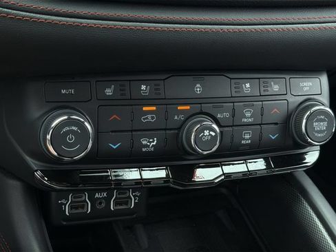 Used 2023 Dodge Durango R/T AWD/4WD image 28