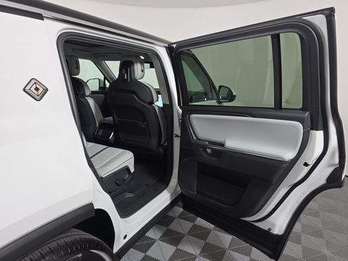 Used 2025 Rivian R1S Adventure AWD/4WD image 19