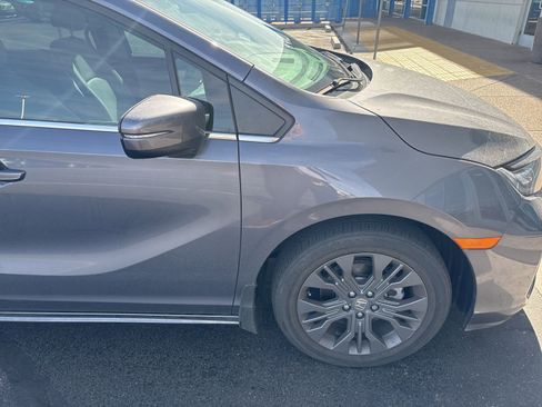 Used 2025 Honda Odyssey Touring image 16