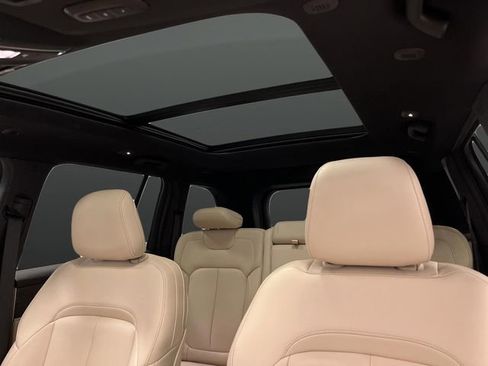 Used 2024 Jeep Grand Cherokee Limited image 7